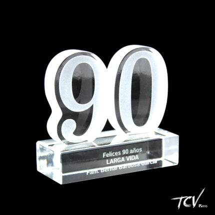 Silueta de cristal grabado